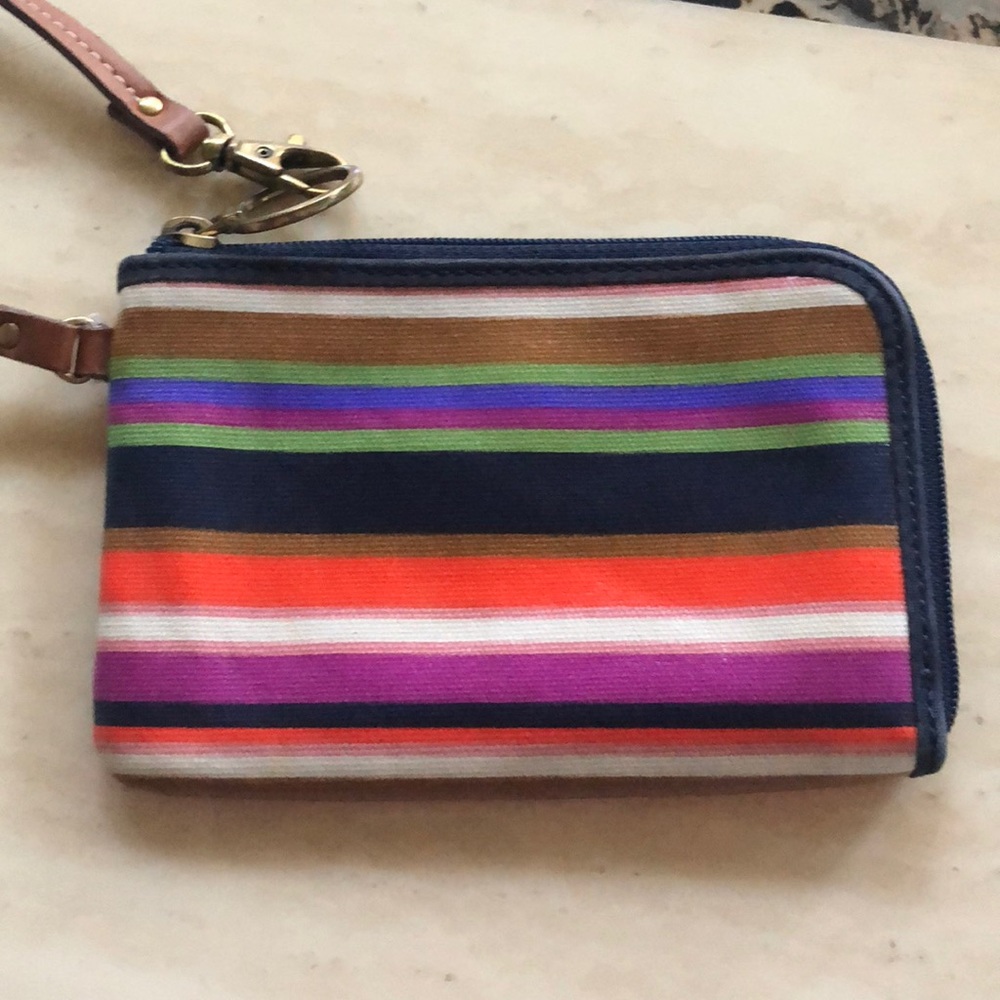 Adorable Fossil Keyper Wristlet In Excellent Cond. - image 3